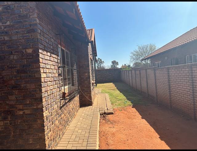 3 BEDROOM GATED ESTATE FOR SALE IN THE ORCHARDS